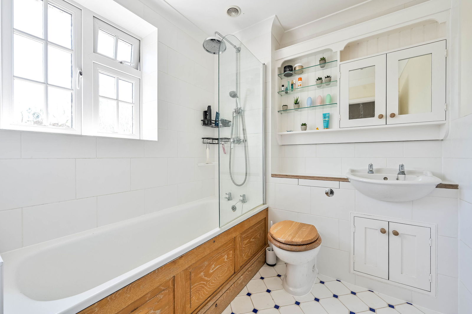 3 bed detached house for sale in Ockham Road South, East Horsley 24