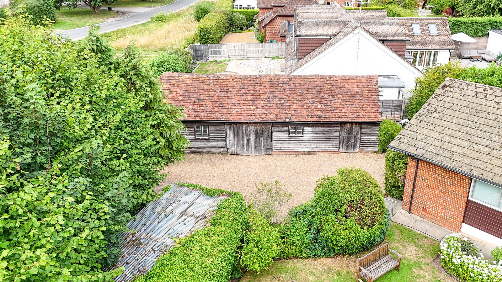 3 bed bungalow for sale in Little Bookham Street, Leatherhead  - Property Image 6