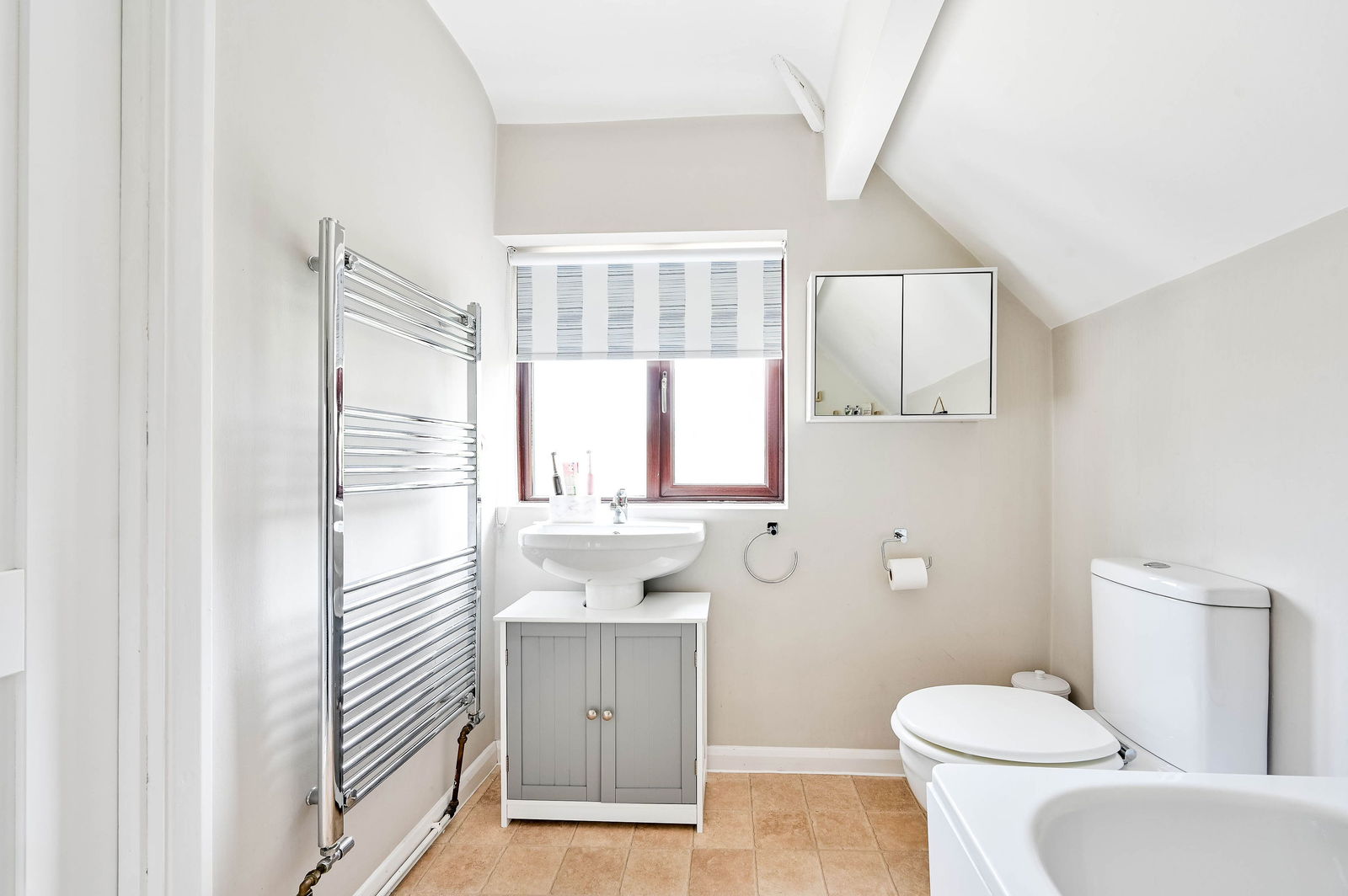 3 bed semi-detached house for sale in Lower Shott, Leatherhead 14