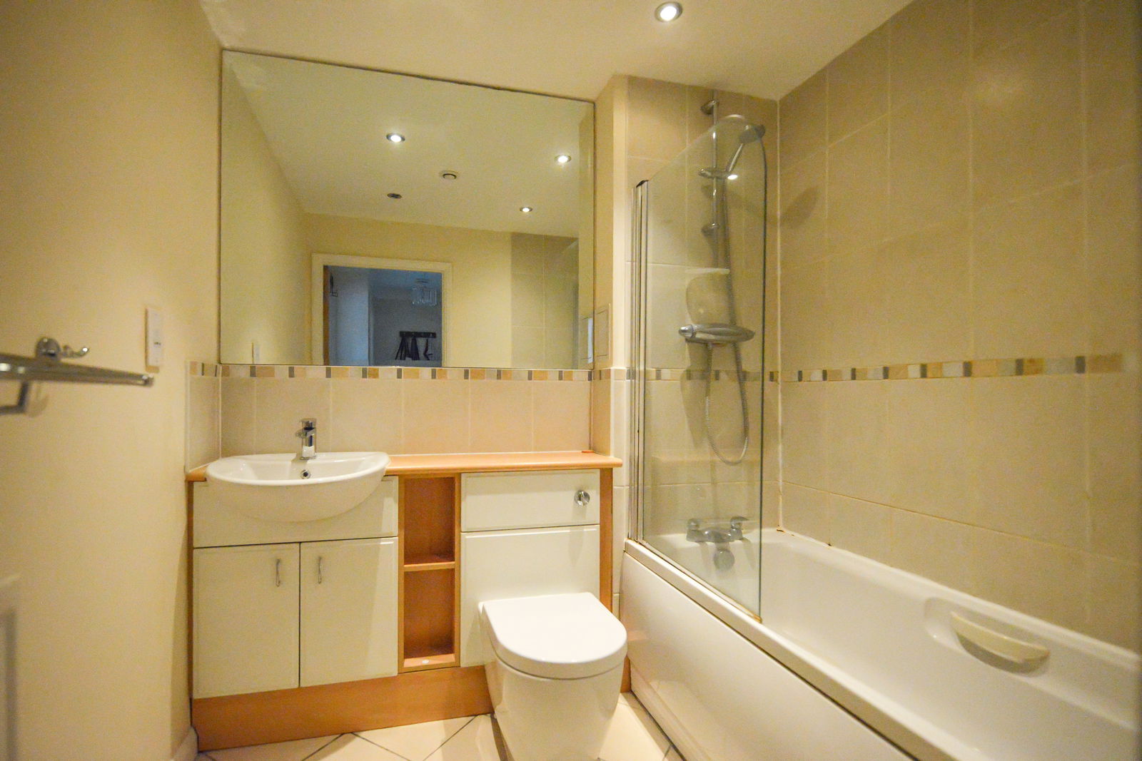 1 bed flat for sale in Buffers Lane, Leatherhead 6