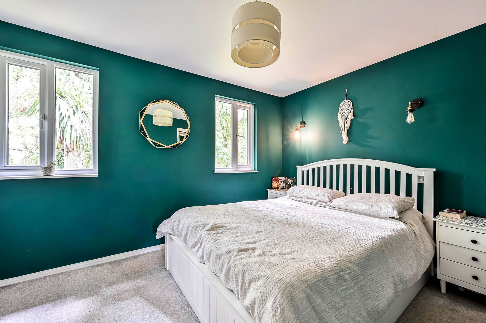 3 bed end of terrace house for sale in Venton Close, Woking 12