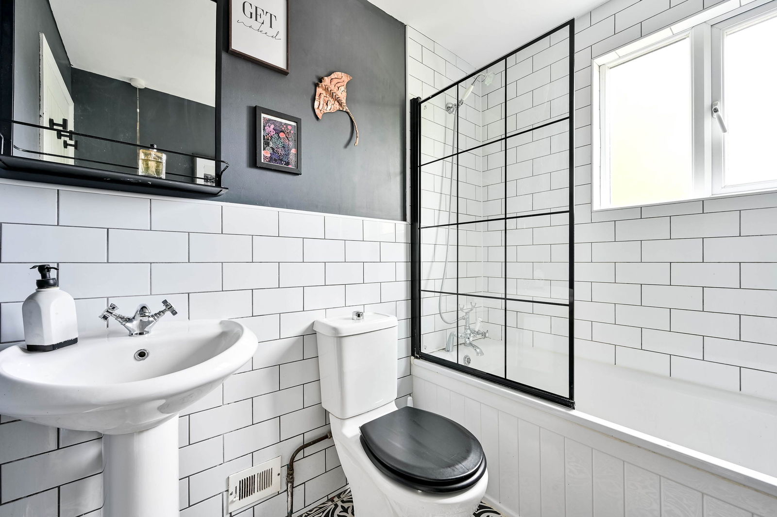 3 bed end of terrace house for sale in Venton Close, Woking 15