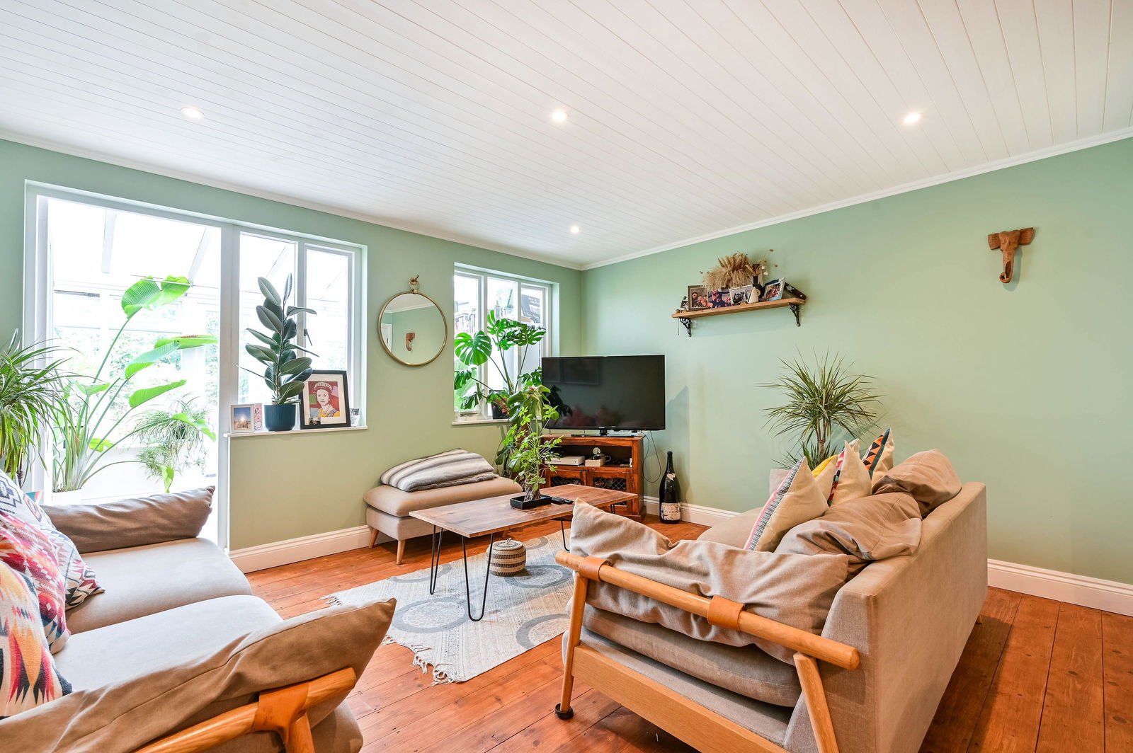 3 bed end of terrace house for sale in Venton Close, Woking  - Property Image 7