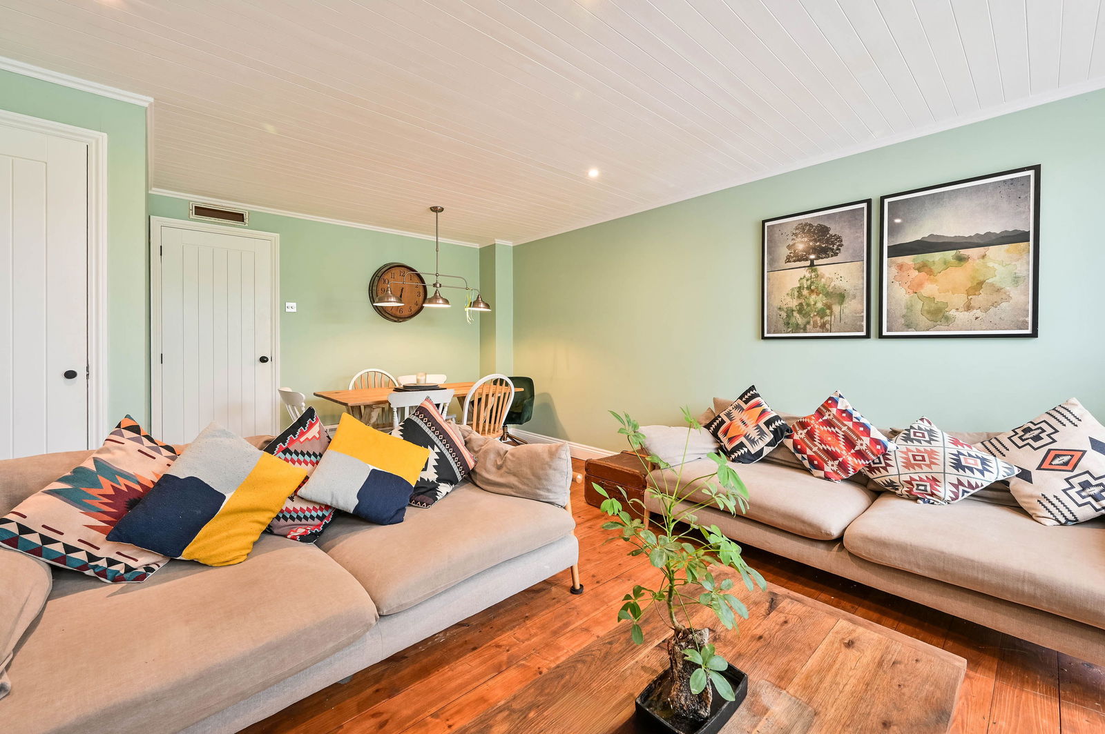 3 bed end of terrace house for sale in Venton Close, Woking 5