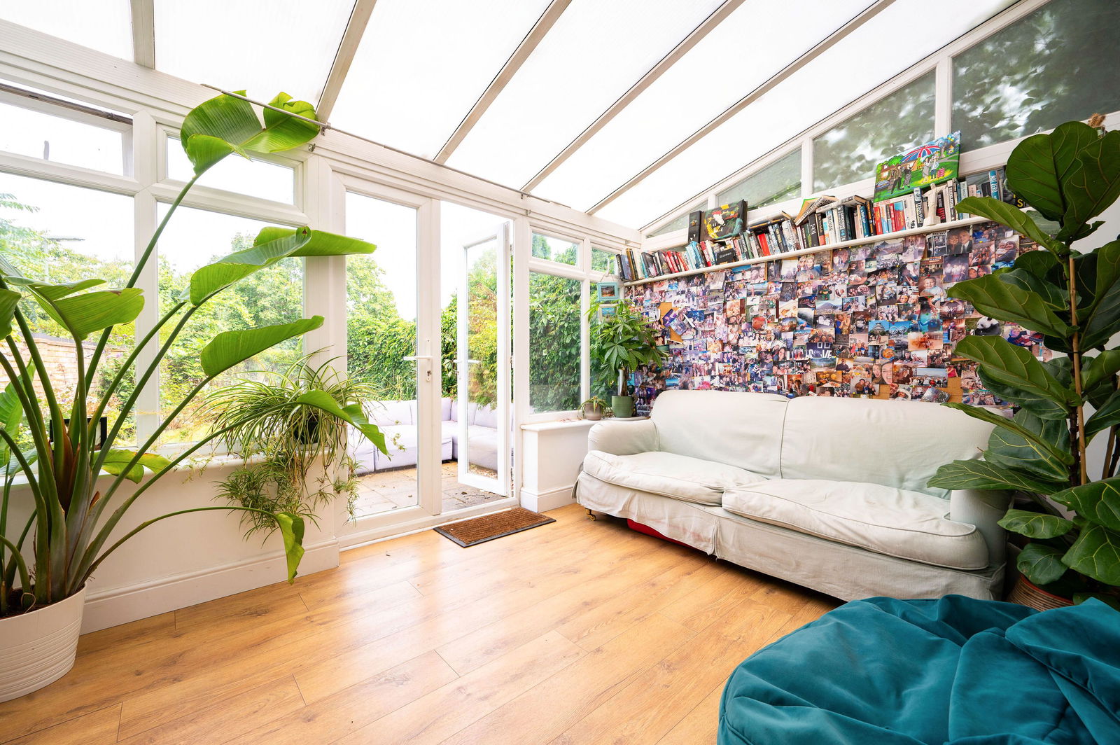 3 bed end of terrace house for sale in Venton Close, Woking  - Property Image 10