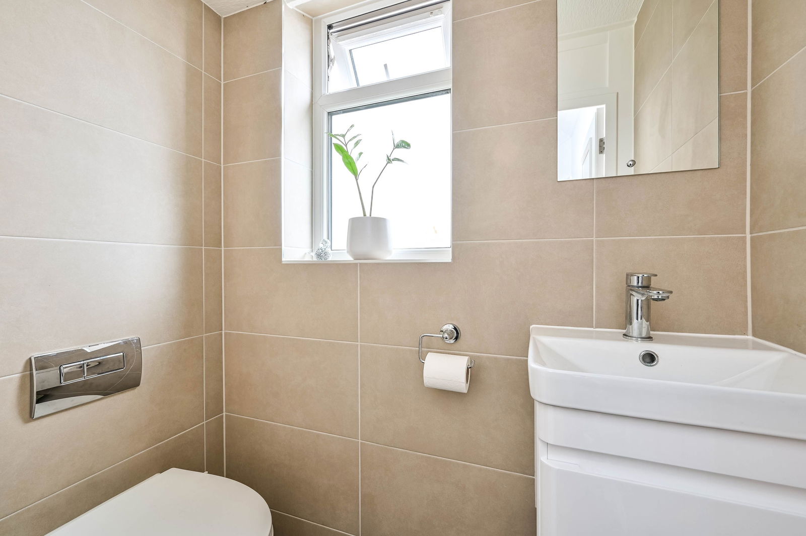 5 bed detached house for sale in Chiltern Drive, Surbiton 6