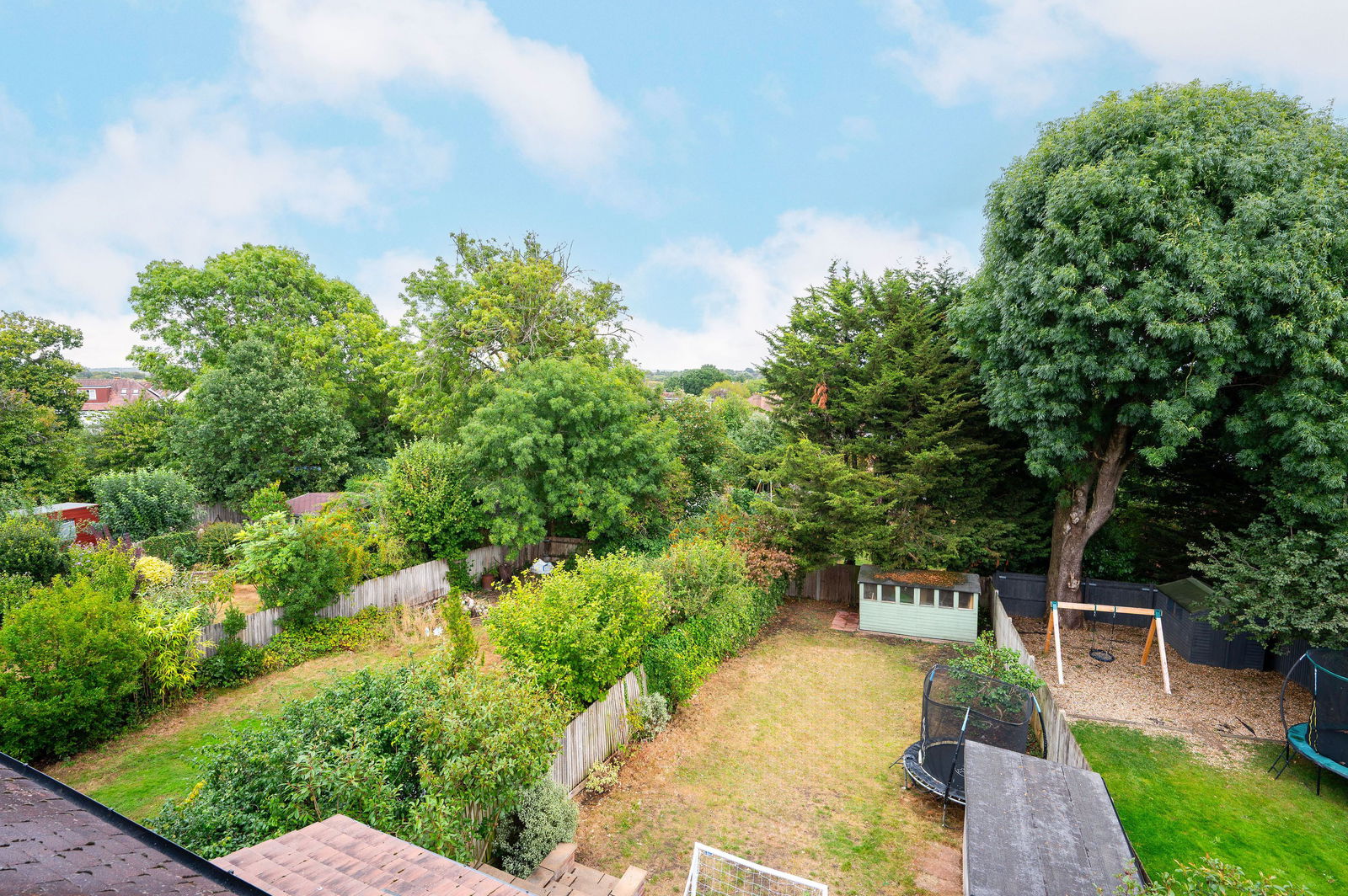 5 bed detached house for sale in Chiltern Drive, Surbiton  - Property Image 9