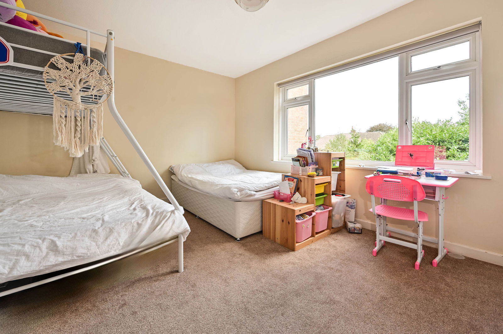 2 bed flat for sale in Lindfield Gardens, Guildford  - Property Image 8