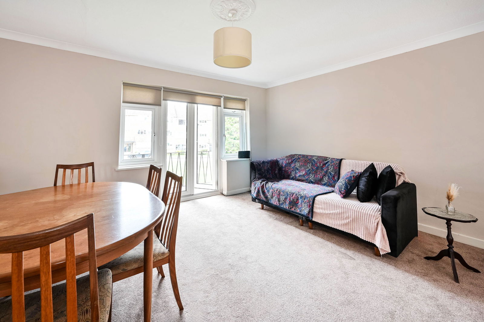 2 bed flat for sale in Lindfield Gardens, Guildford  - Property Image 3