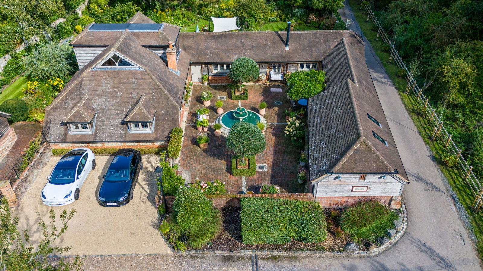 4 bed detached house for sale in Hogs Back, Guildford 63