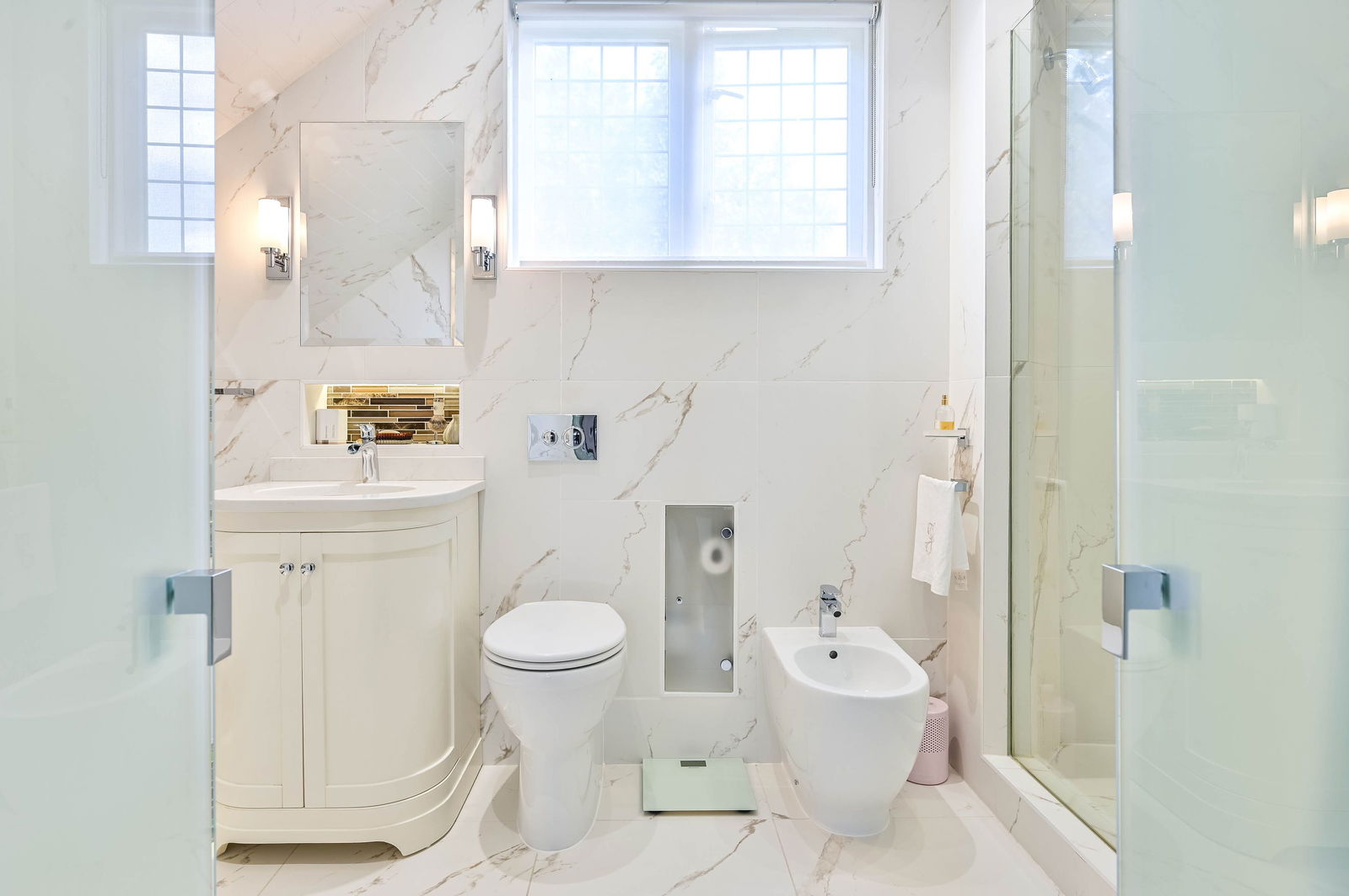 4 bed detached house for sale in Hogs Back, Guildford 7