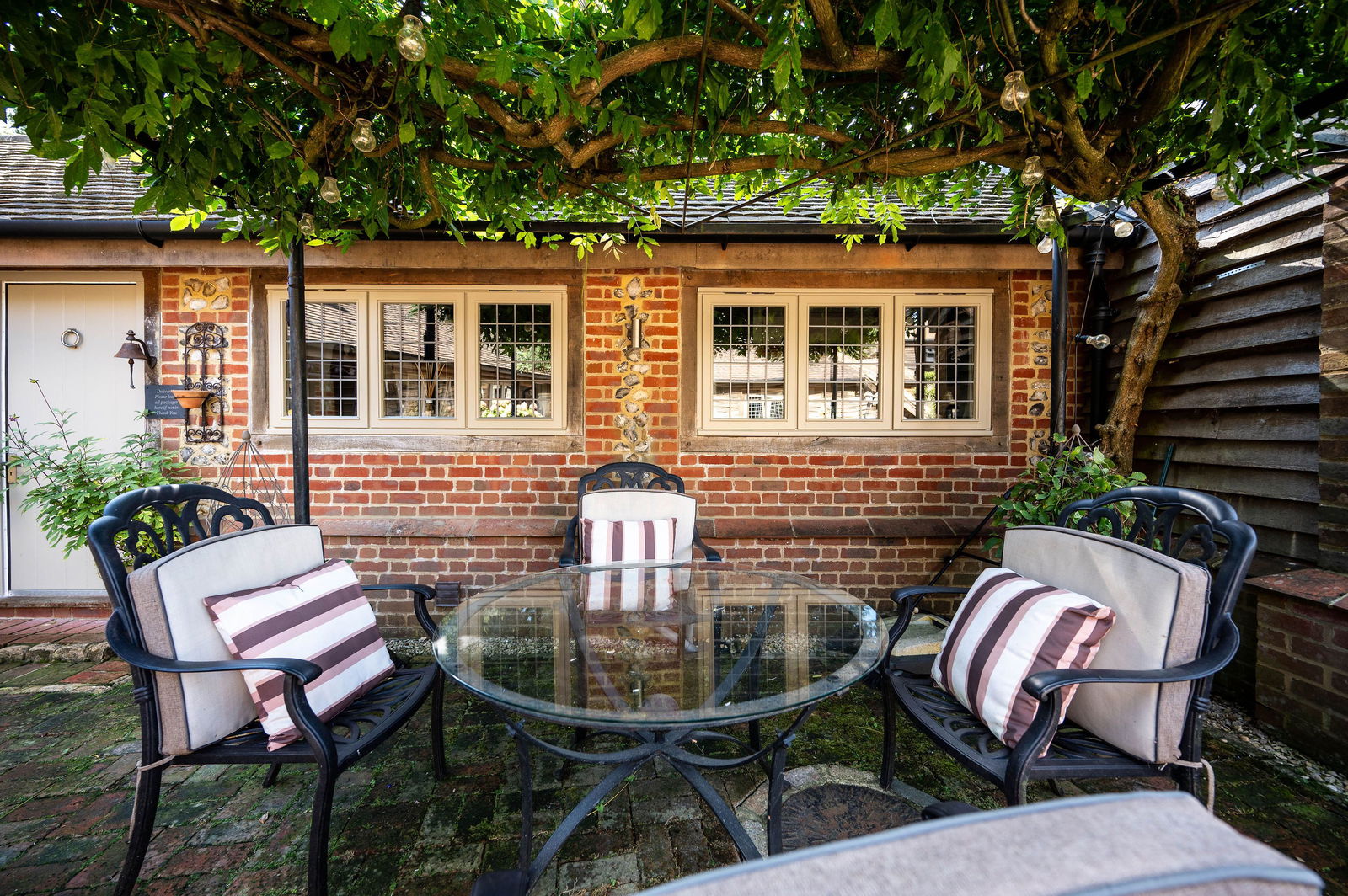 4 bed detached house for sale in Hogs Back, Guildford  - Property Image 15