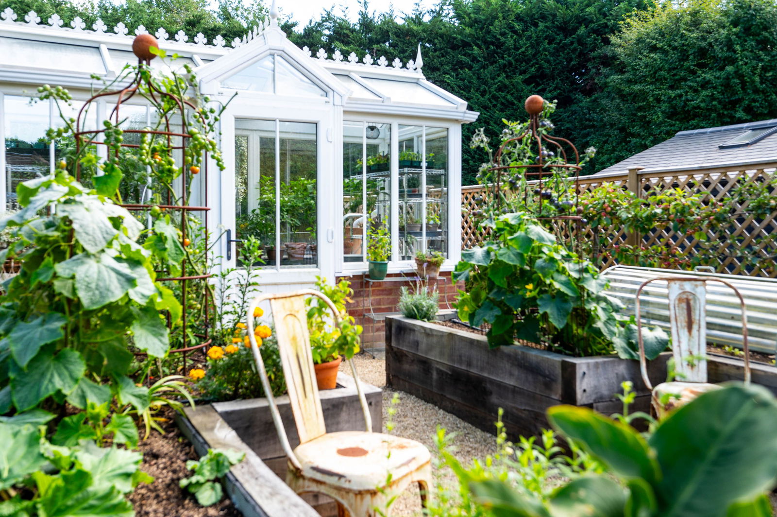 4 bed detached house for sale in Hogs Back, Guildford 40