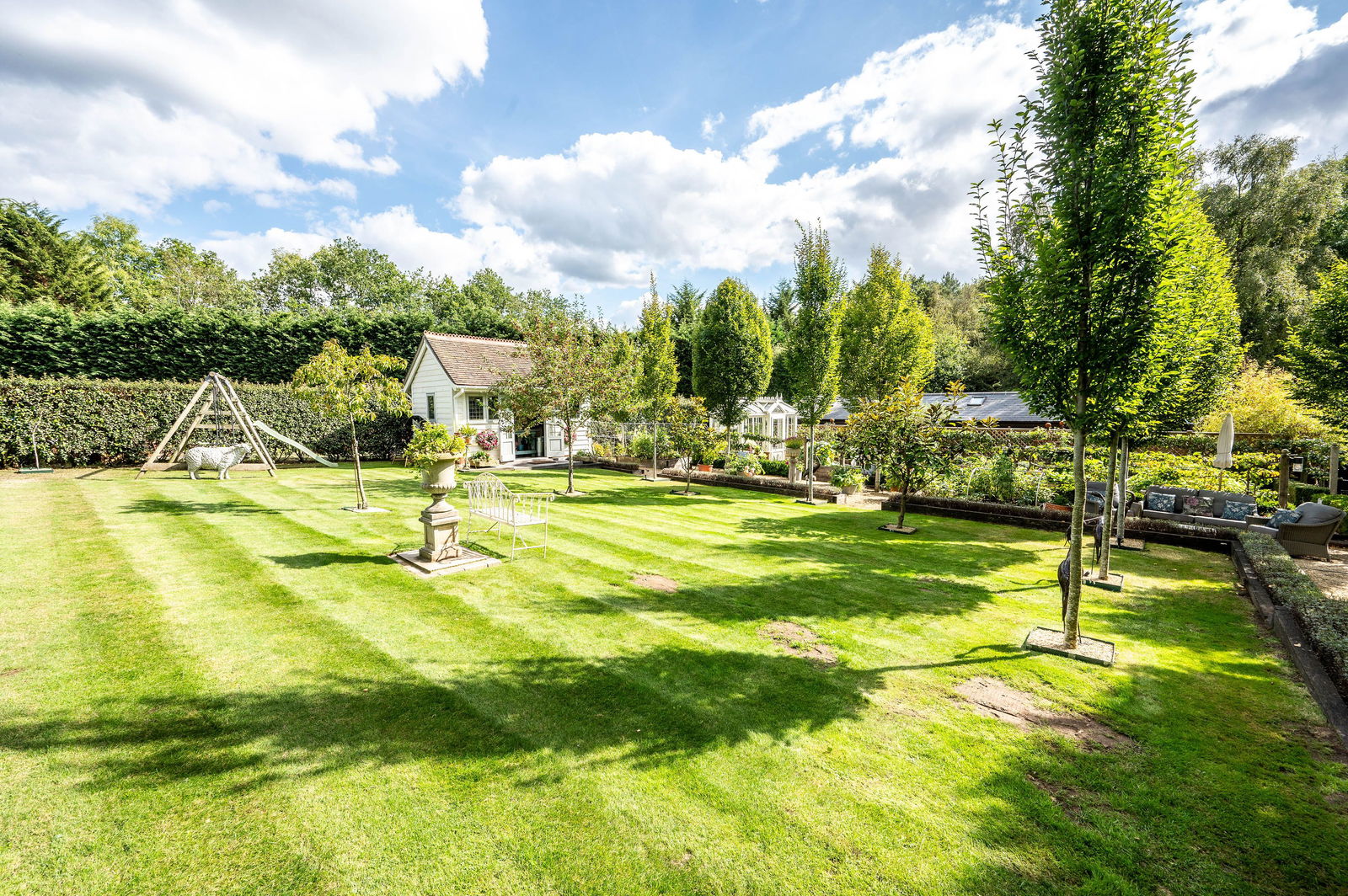 4 bed detached house for sale in Hogs Back, Guildford  - Property Image 4