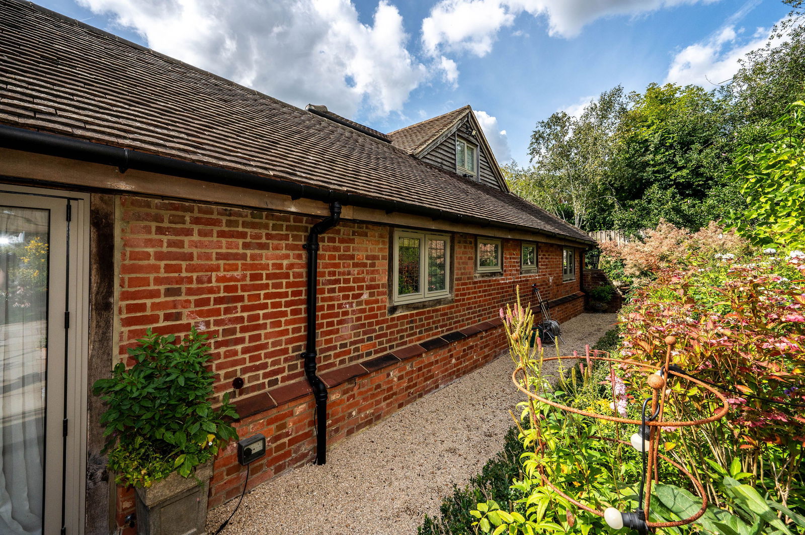 4 bed detached house for sale in Hogs Back, Guildford  - Property Image 24