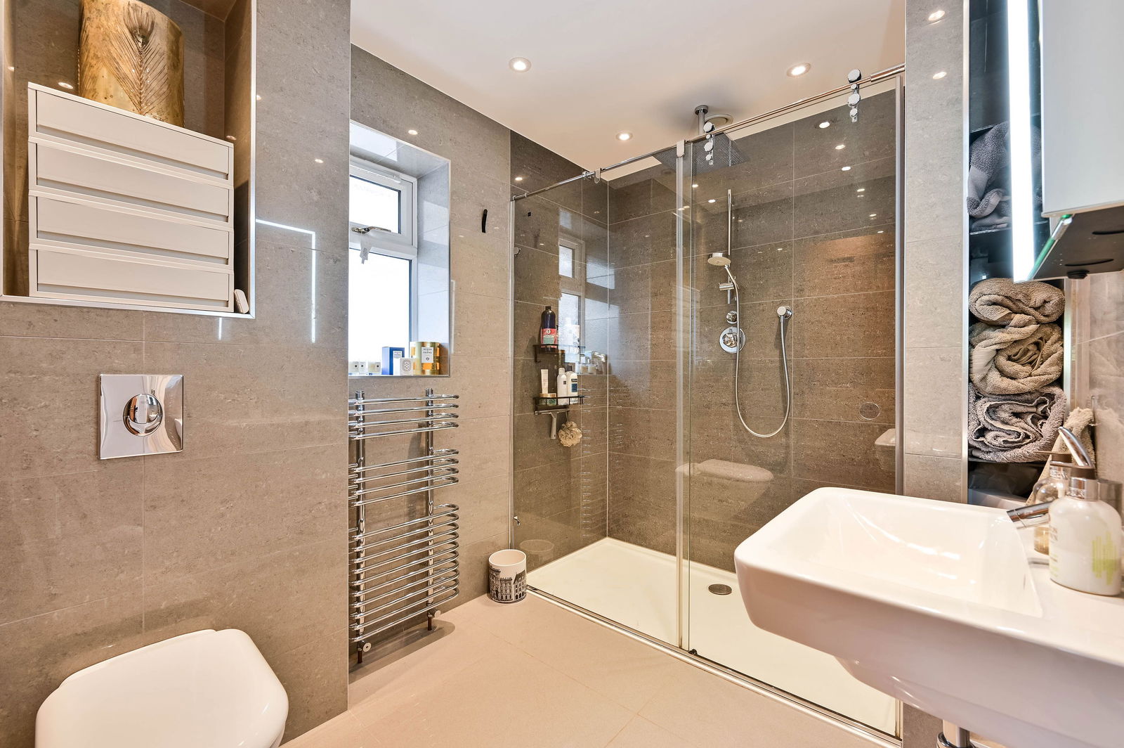 5 bed detached house for sale in Leatherhead Road, Leatherhead 16