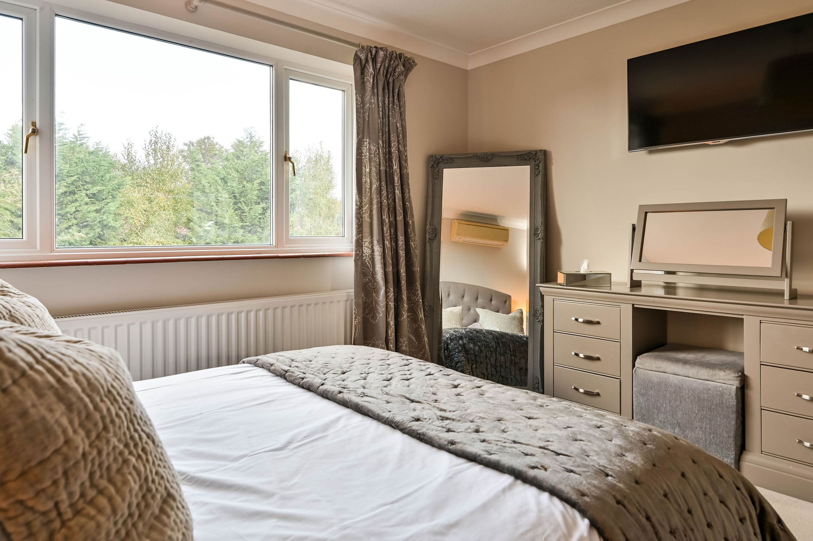 5 bed detached house for sale in Leatherhead Road, Leatherhead 23