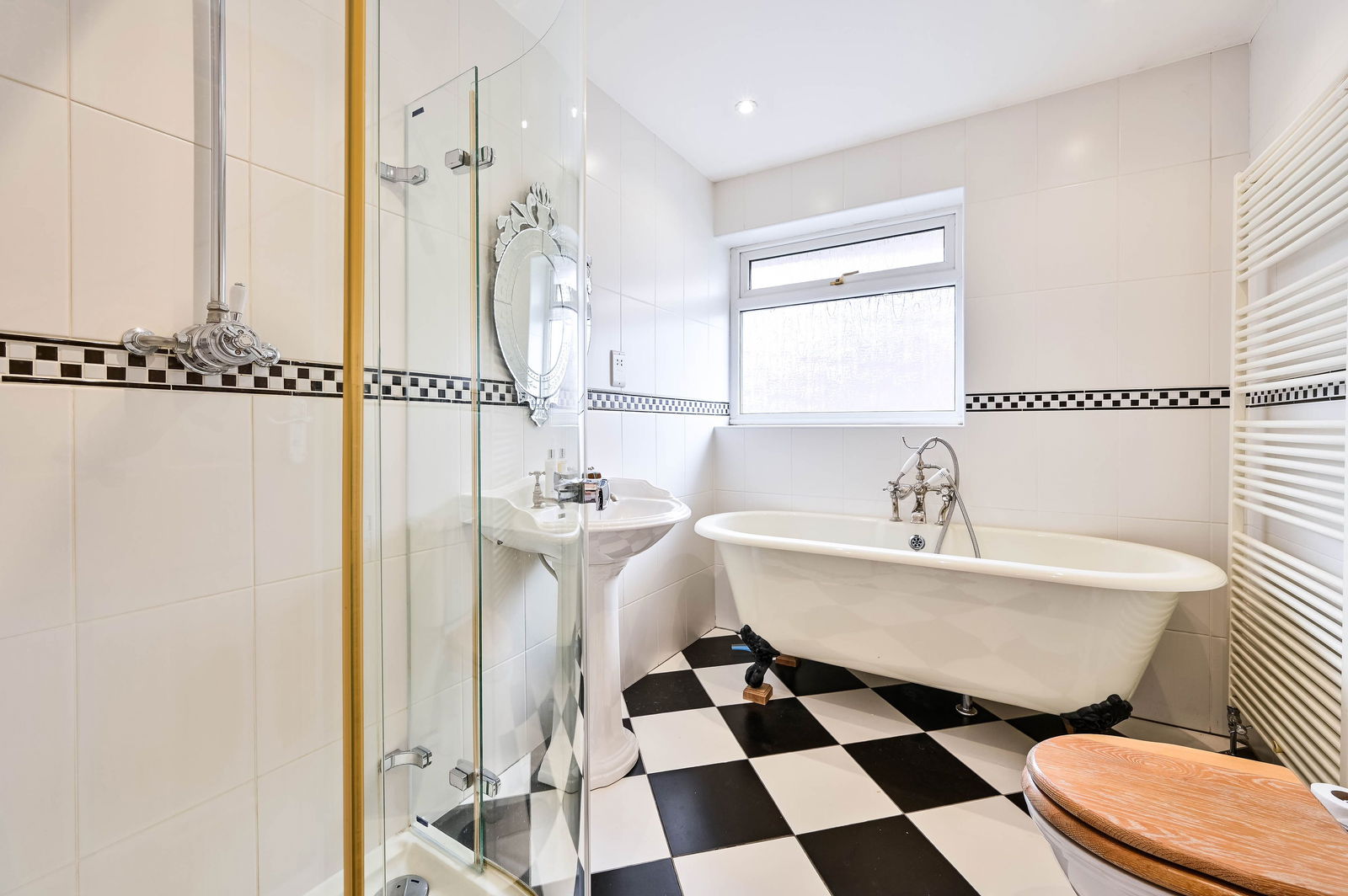 5 bed detached house for sale in Leatherhead Road, Leatherhead 21