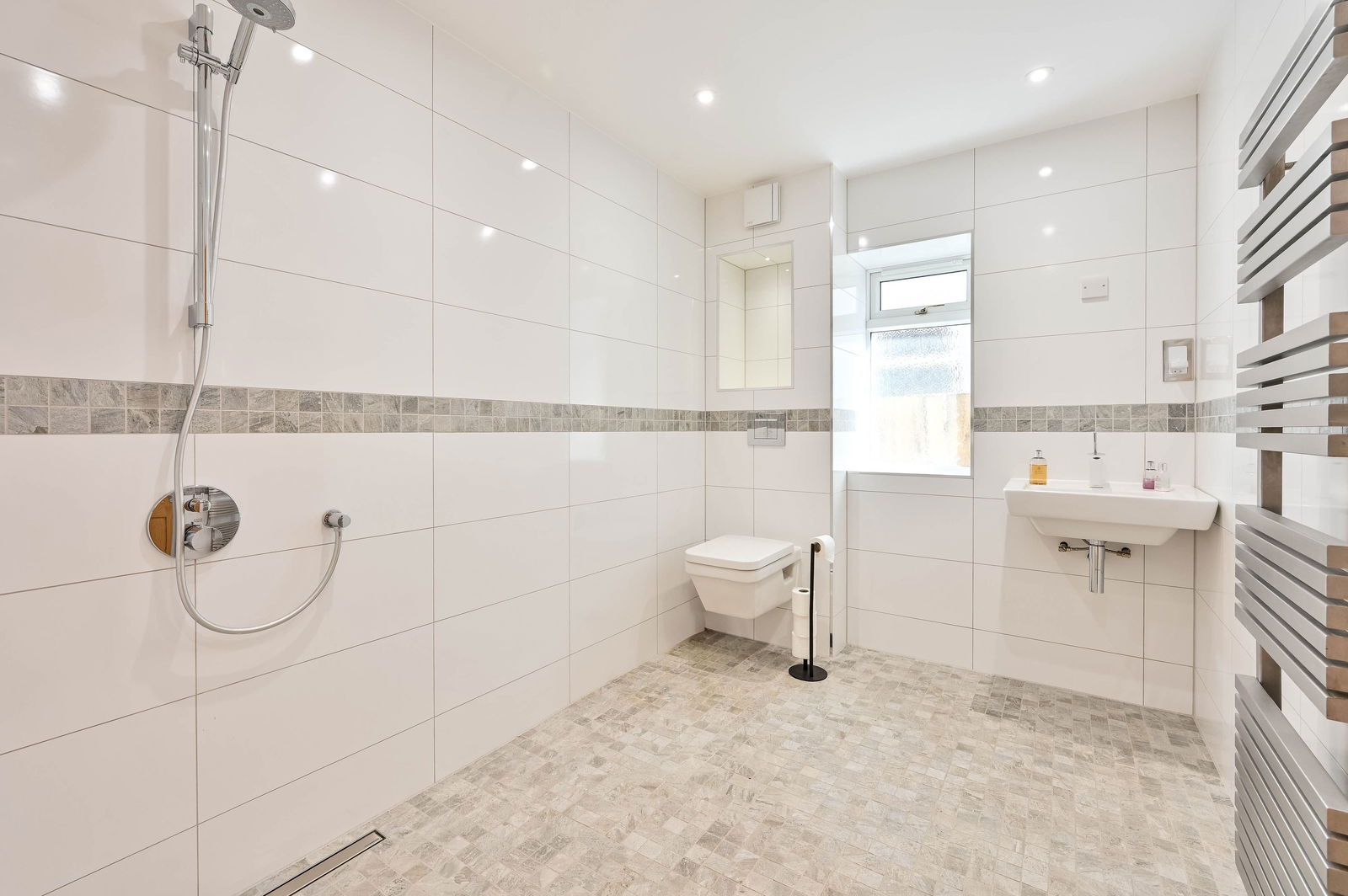 5 bed detached house for sale in Leatherhead Road, Leatherhead 25