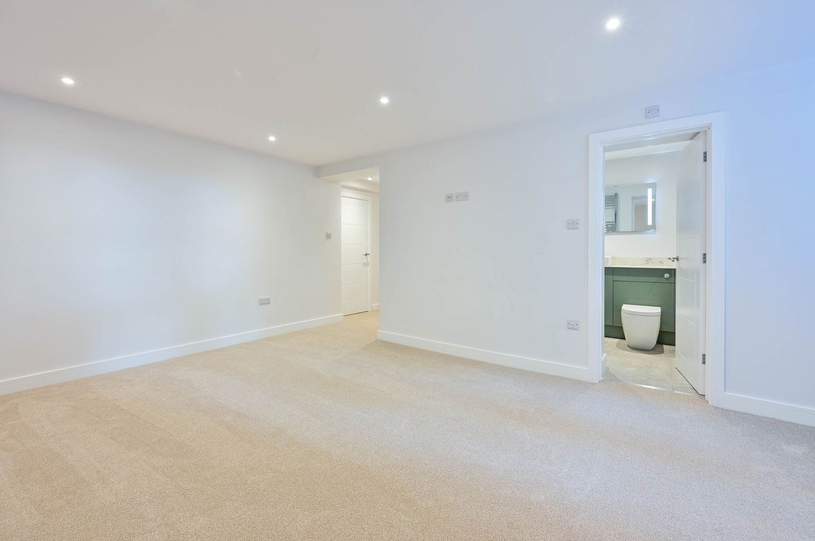 2 bed apartment for sale in Filmer Grove, Godalming  - Property Image 6