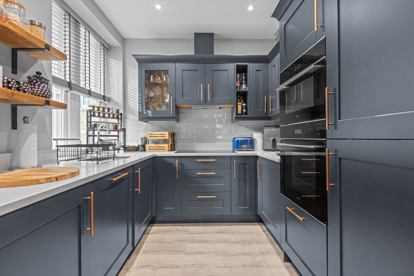 2 bed flat for sale in Filmer Grove, Godalming 2