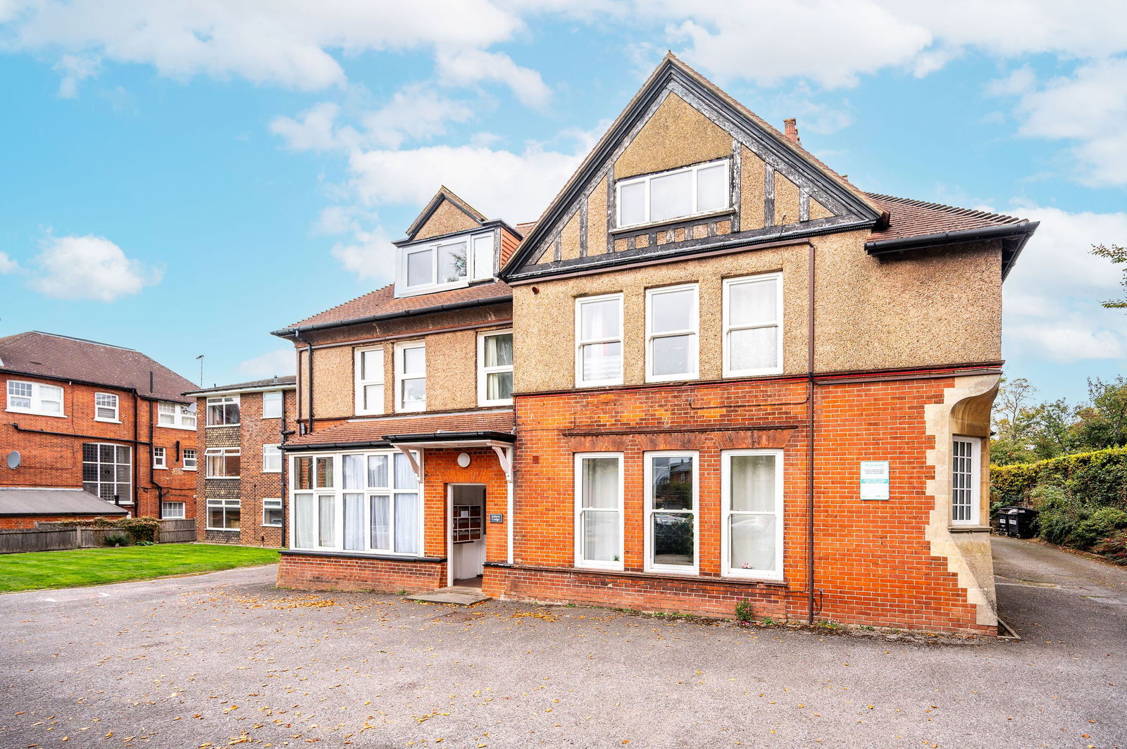 1 bed apartment for sale in Clandon Road, Guildford - Property Image 1