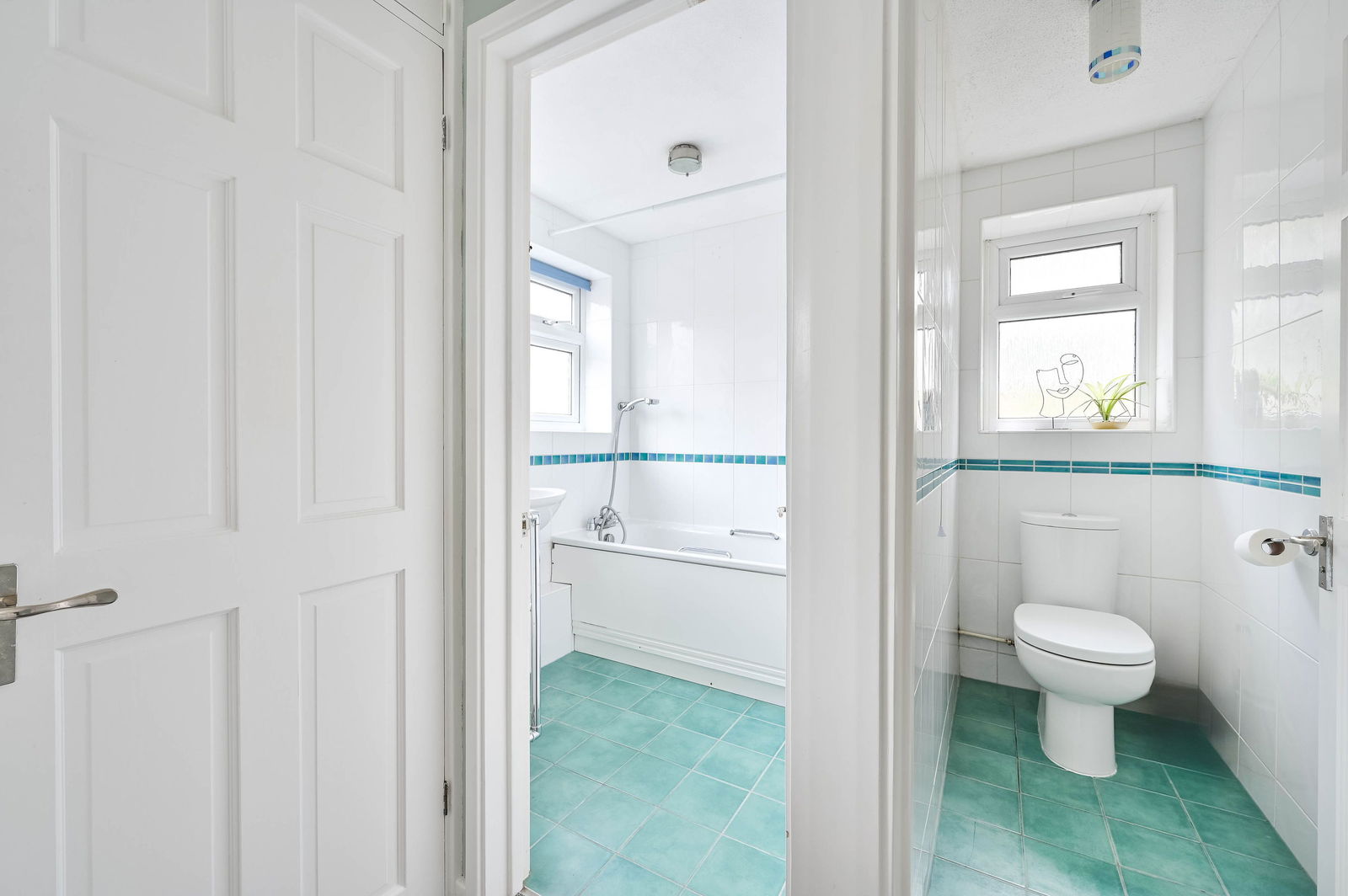 3 bed semi-detached house for sale in Longmeadow, Leatherhead 10