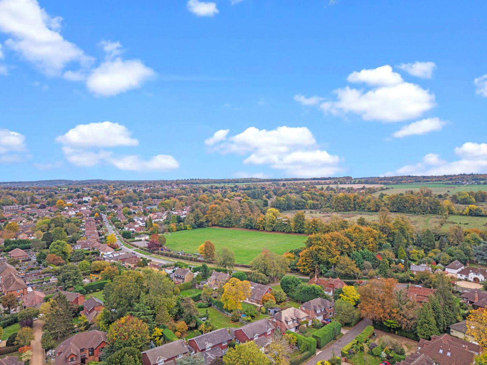 3 bed semi-detached house for sale in Longmeadow, Leatherhead 16