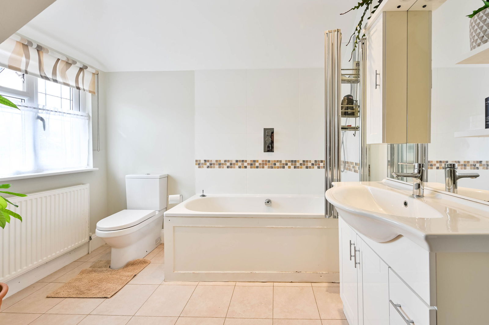 4 bed detached house for sale in Lower Road, Effingham  - Property Image 26
