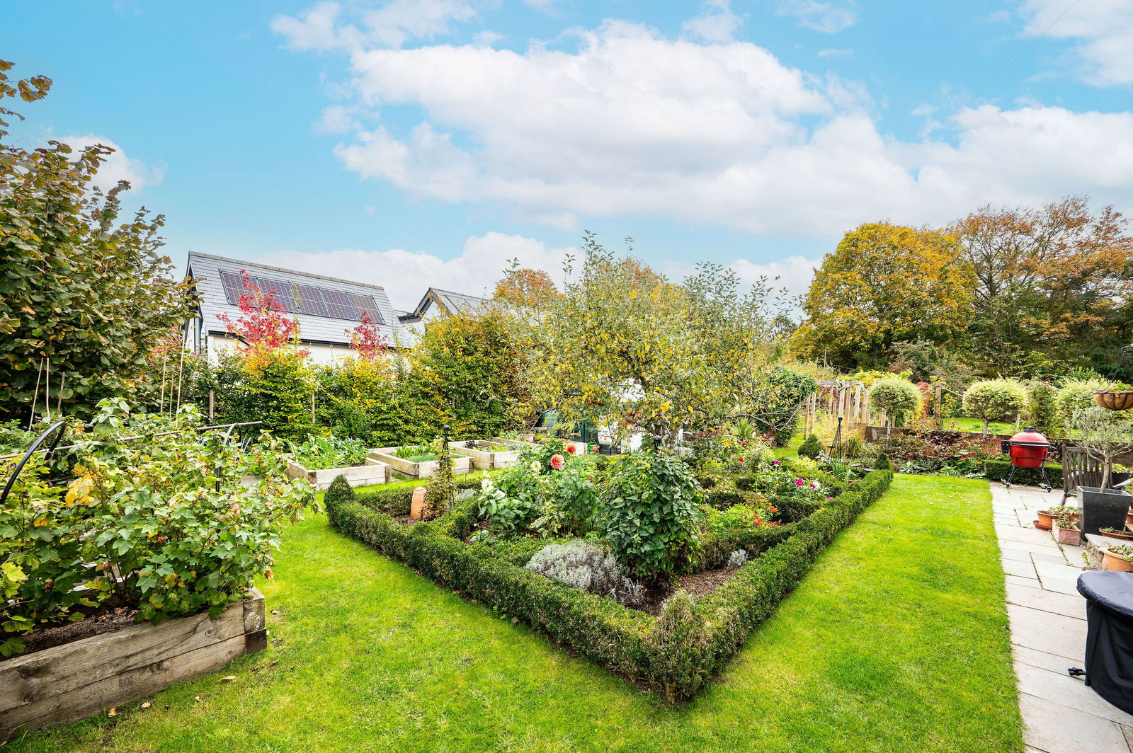 4 bed detached house for sale in Lower Road, Effingham  - Property Image 16