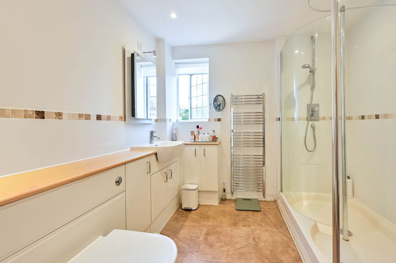 5 bed detached house for sale in Heathway, Leatherhead 17