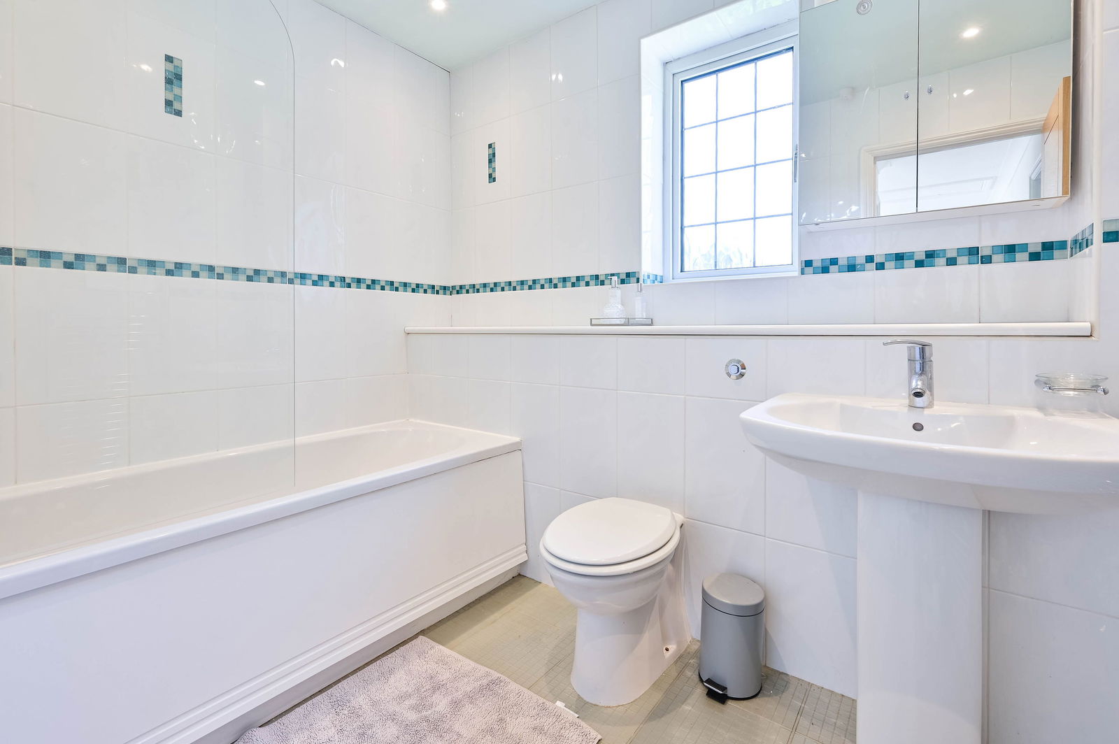 5 bed detached house for sale in Heathway, Leatherhead 21