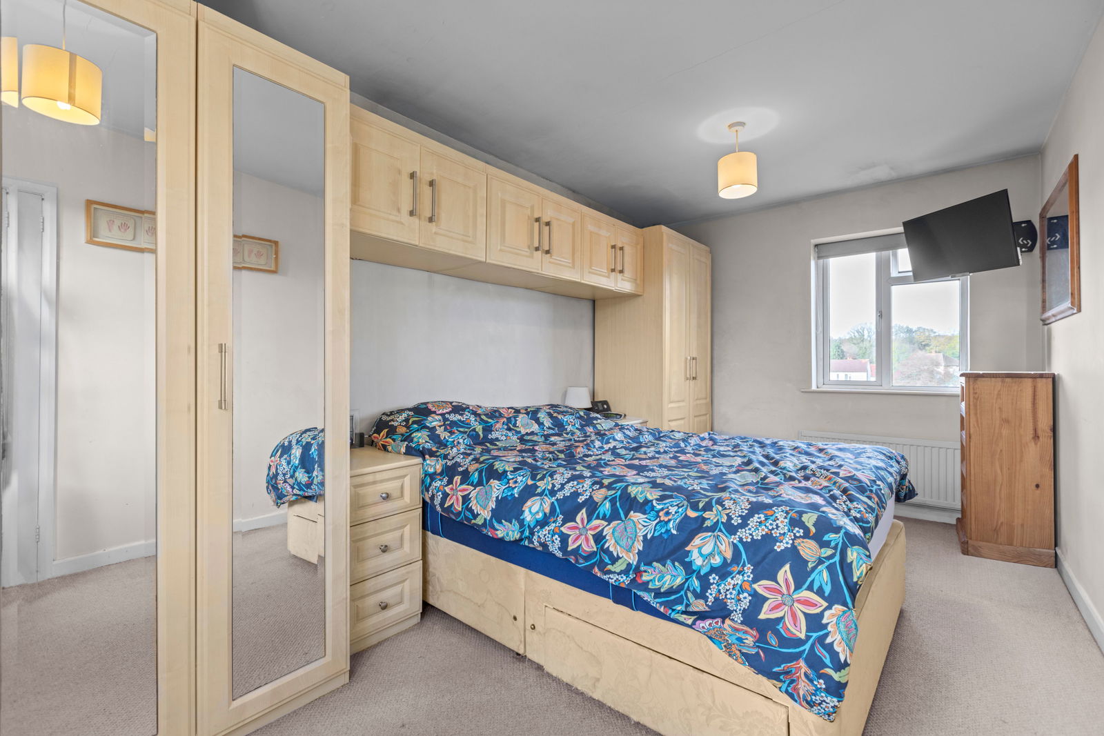 3 bed end of terrace house for sale in Woodbridge Avenue, Leatherhead  - Property Image 9