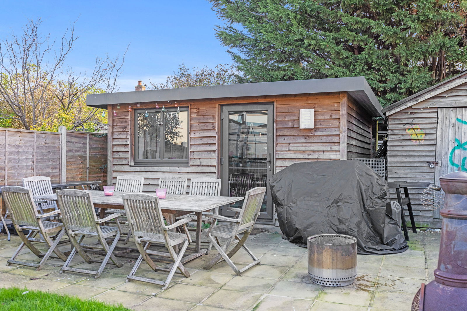 3 bed end of terrace house for sale in Woodbridge Avenue, Leatherhead  - Property Image 12