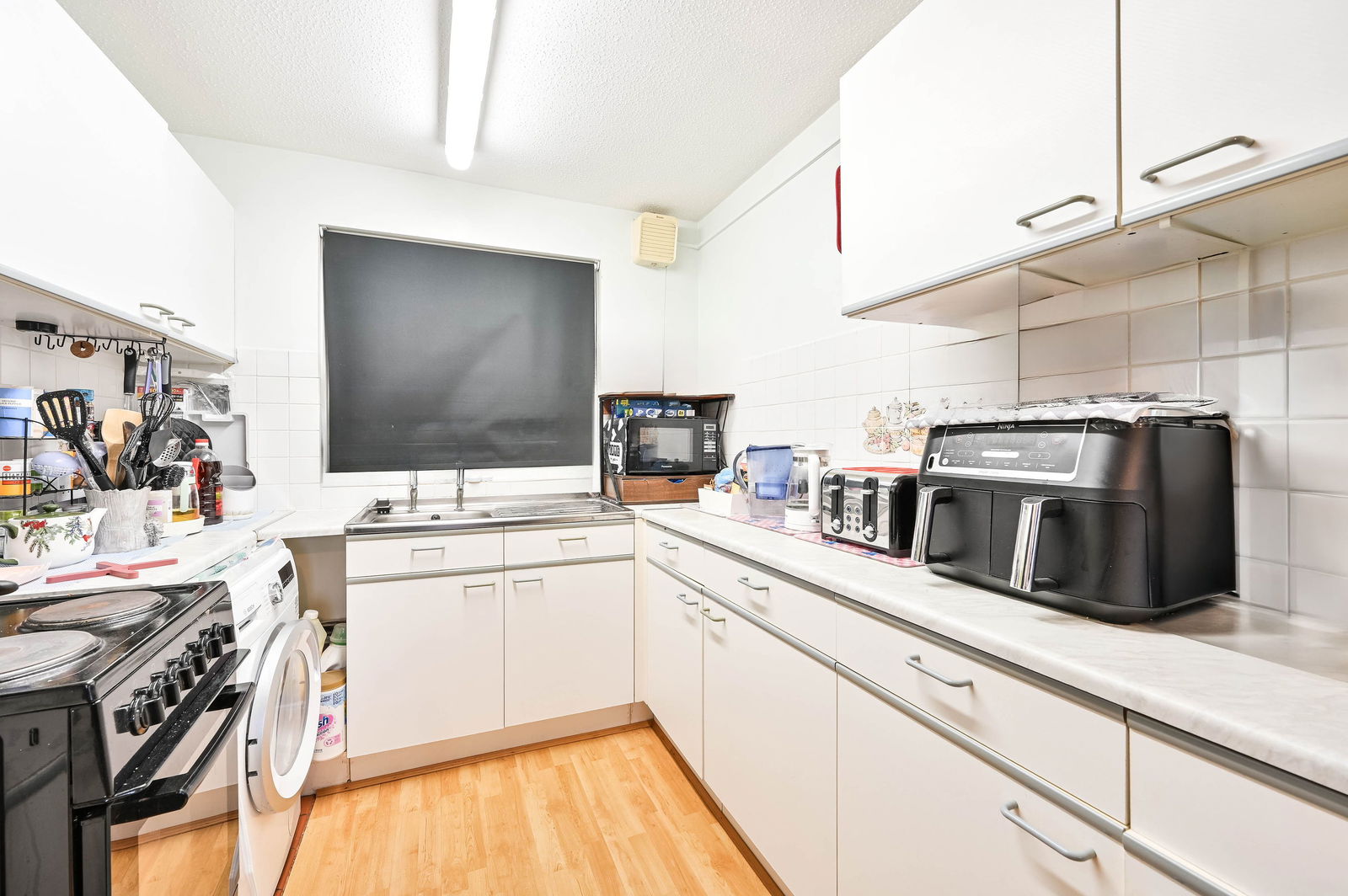 2 bed duplex for sale in Hazelmere Close, Leatherhead  - Property Image 7