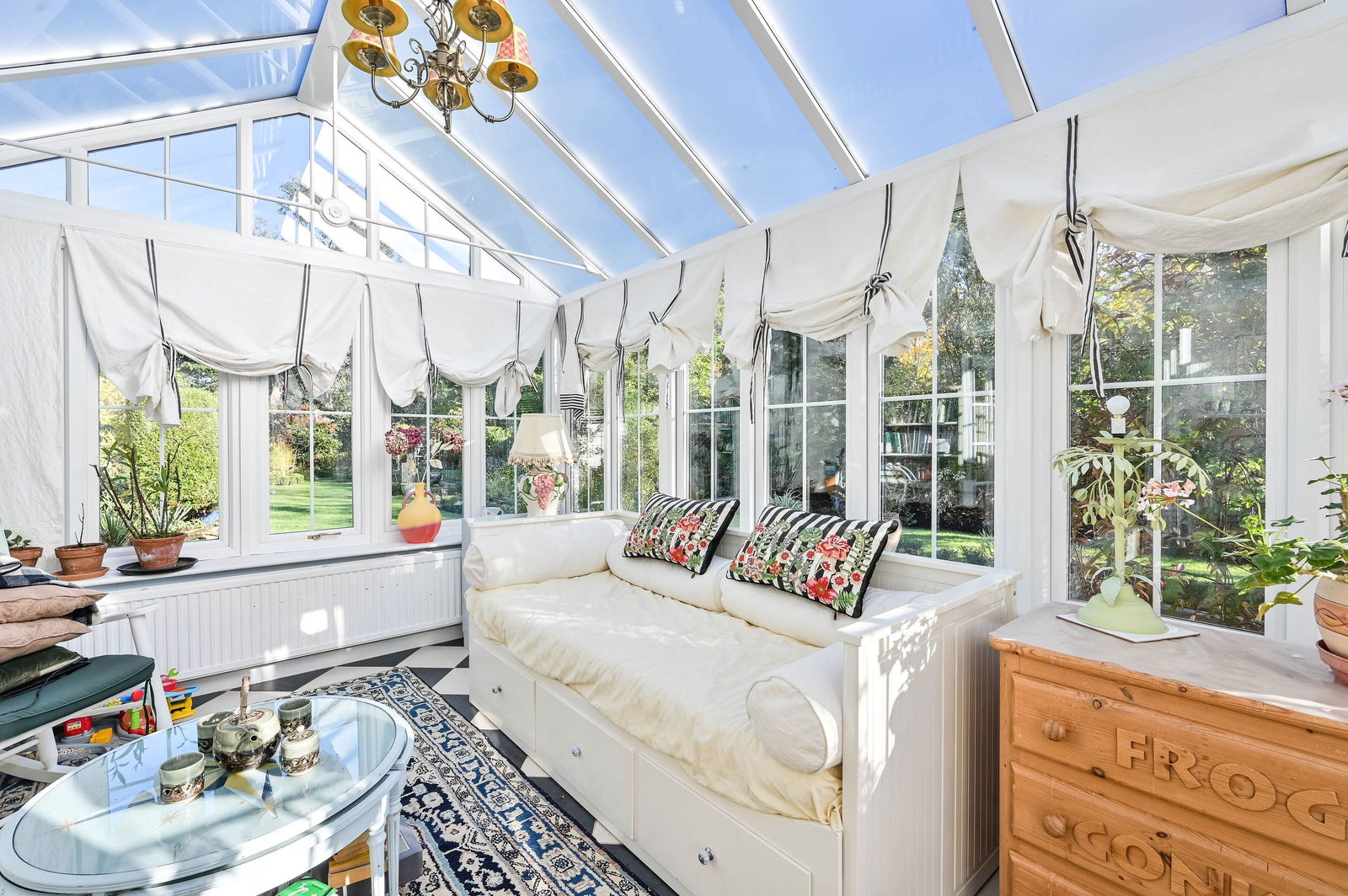 3 bed link detached house for sale in Summersbury Drive, Guildford  - Property Image 15