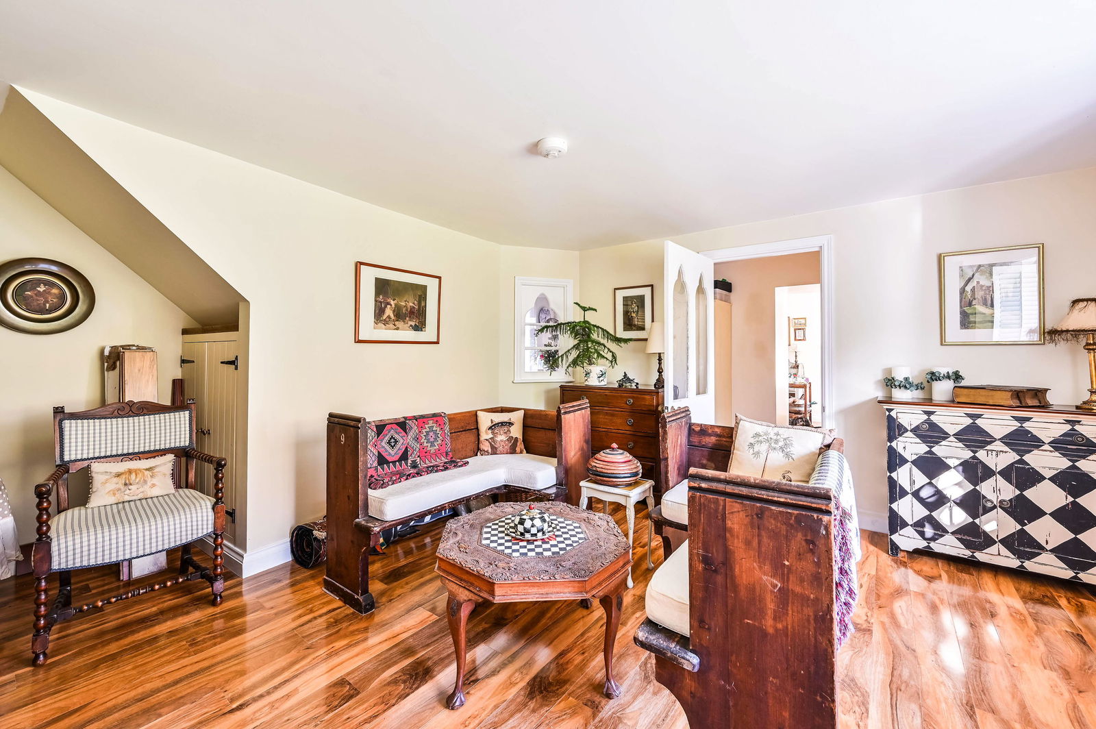 3 bed link detached house for sale in Summersbury Drive, Guildford  - Property Image 18