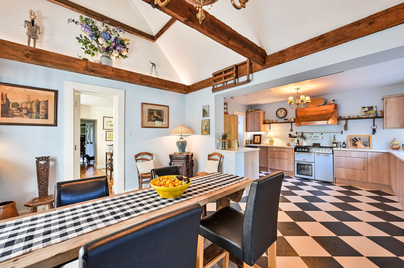 3 bed link detached house for sale in Summersbury Drive, Guildford 2