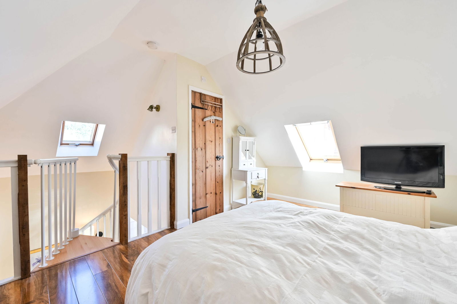 3 bed link detached house for sale in Summersbury Drive, Guildford 29