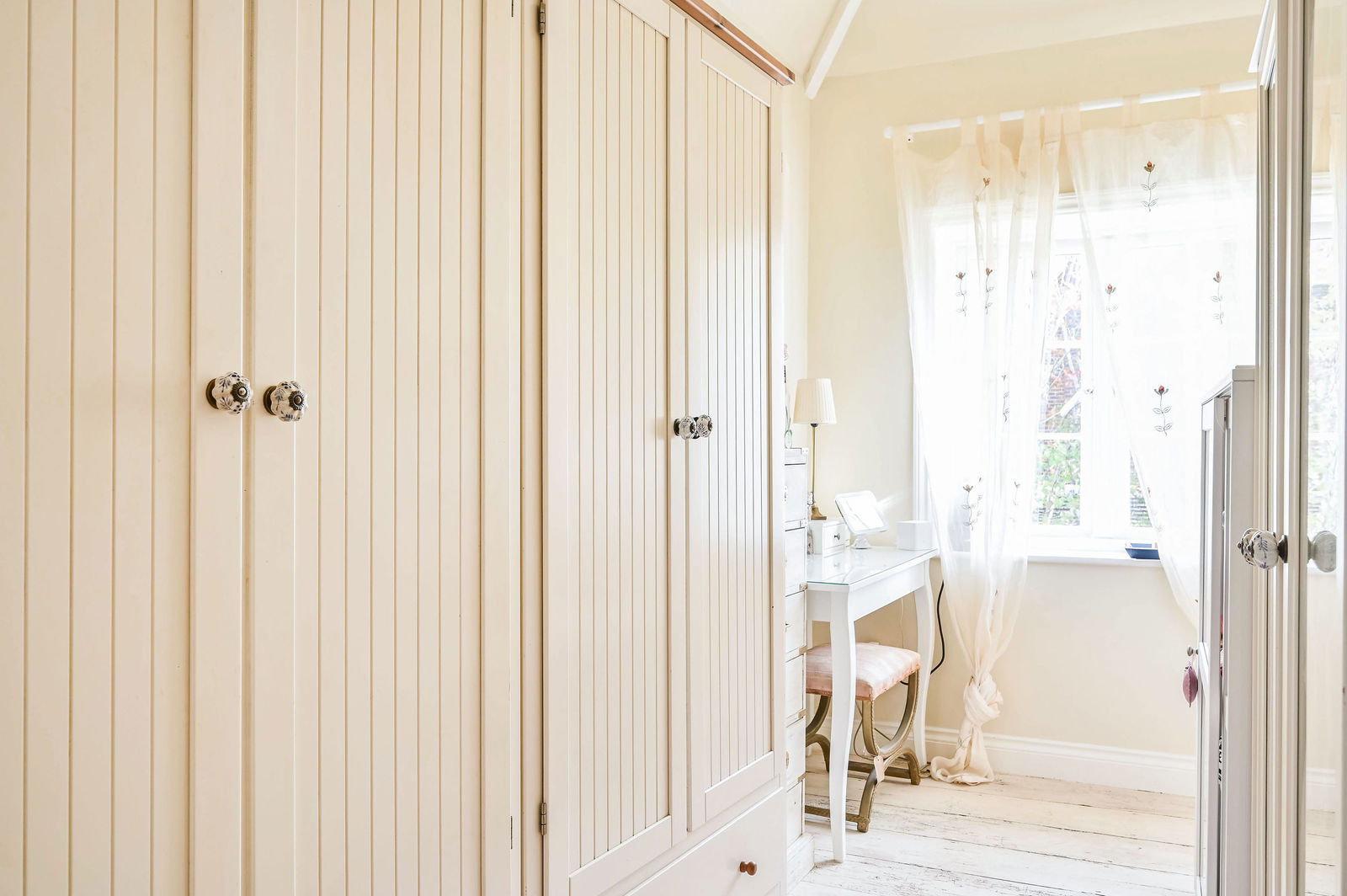 3 bed link detached house for sale in Summersbury Drive, Guildford 22