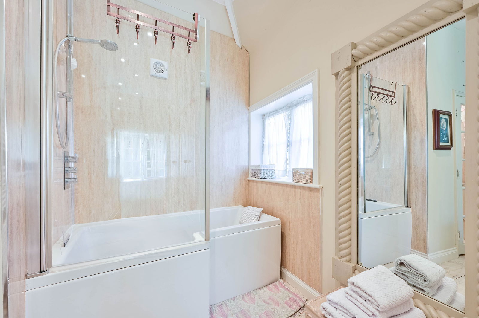 3 bed link detached house for sale in Summersbury Drive, Guildford  - Property Image 24