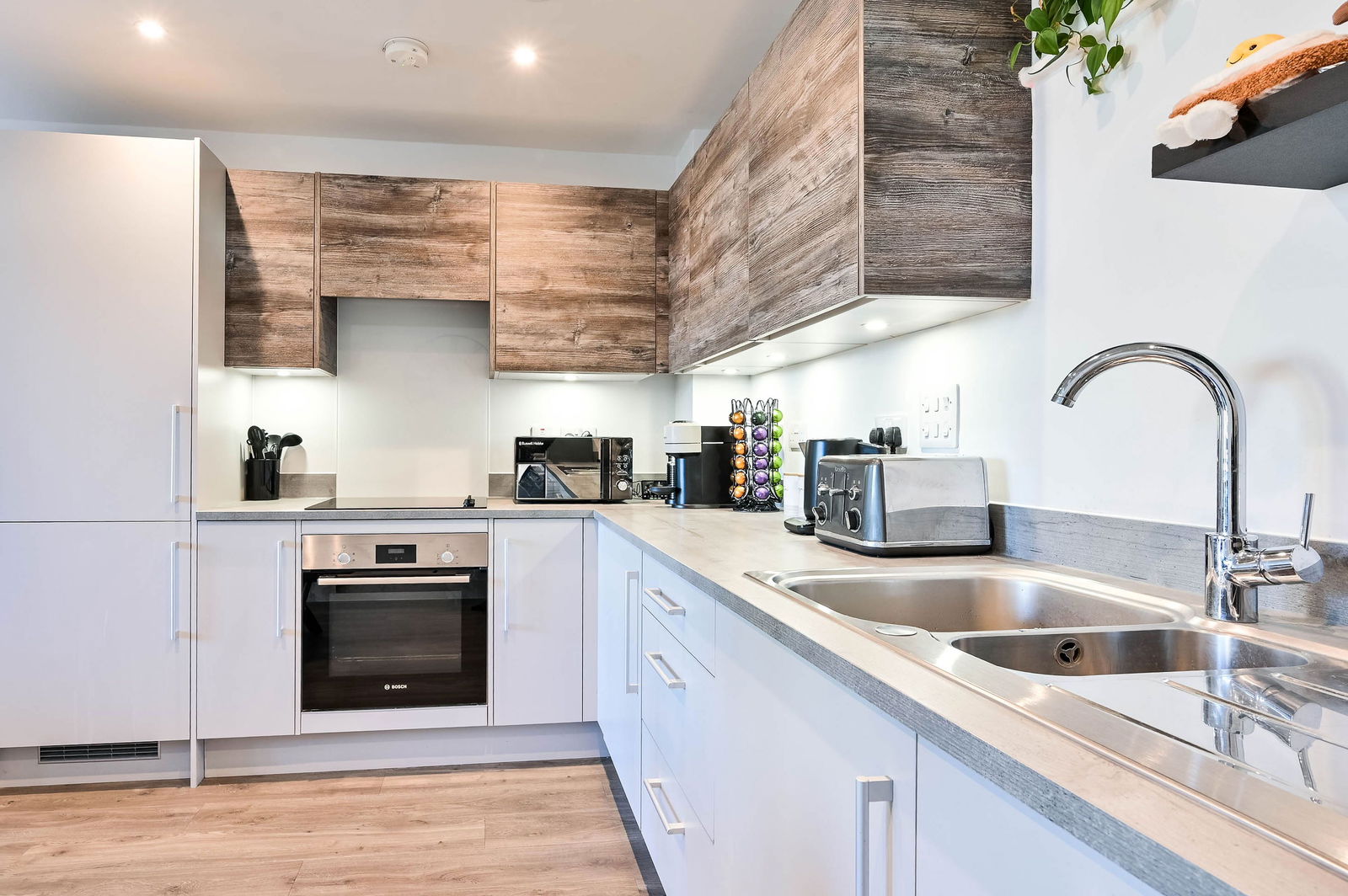 1 bed flat for sale in Mole Road, Hersham 3