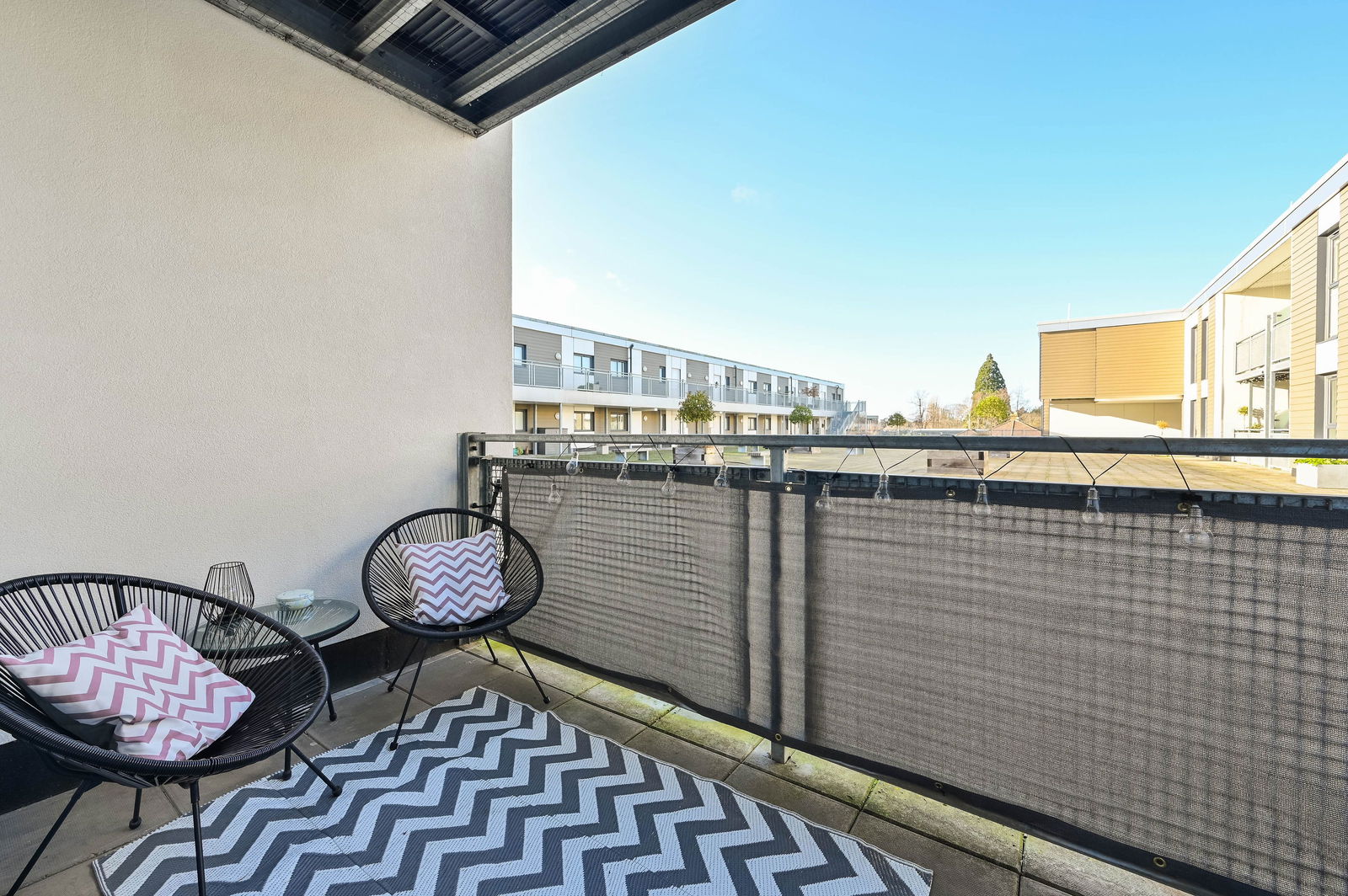 1 bed flat for sale in Mole Road, Hersham 6