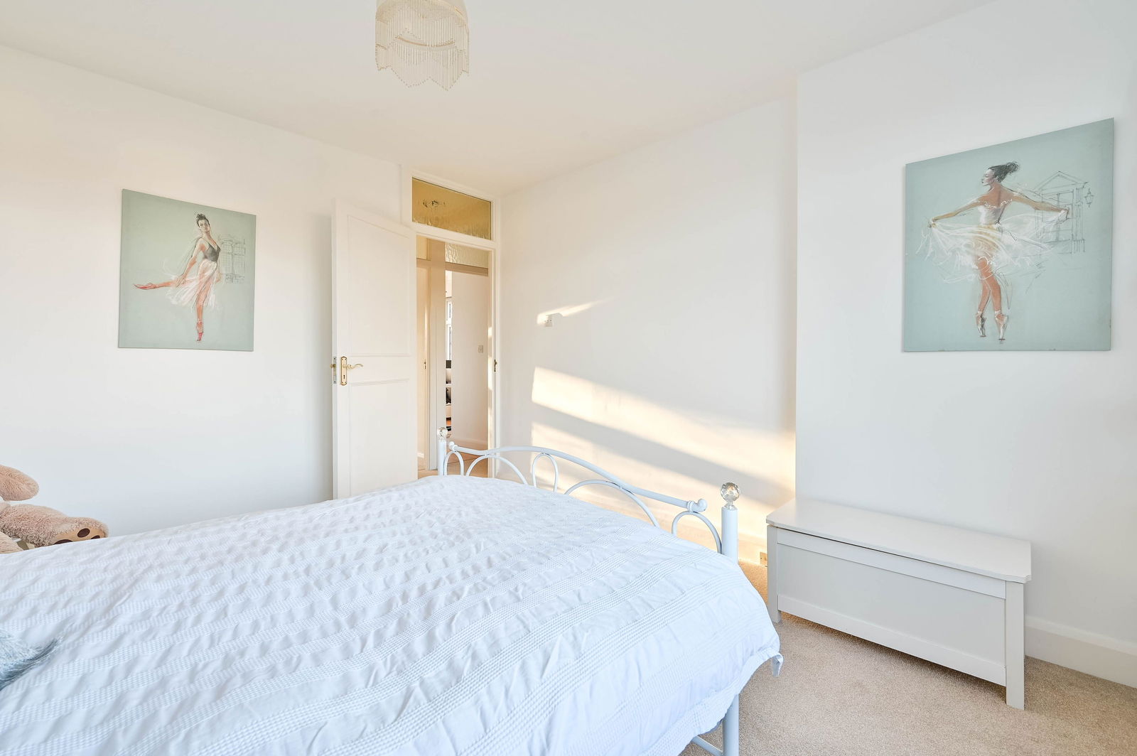 4 bed semi-detached house for sale in Briarwood Road, Epsom  - Property Image 15