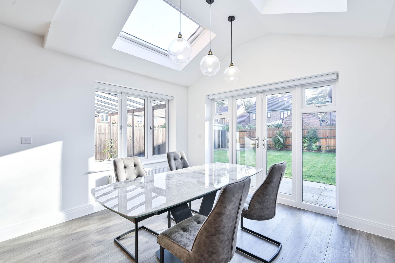 4 bed detached house for sale, Chertsey 8