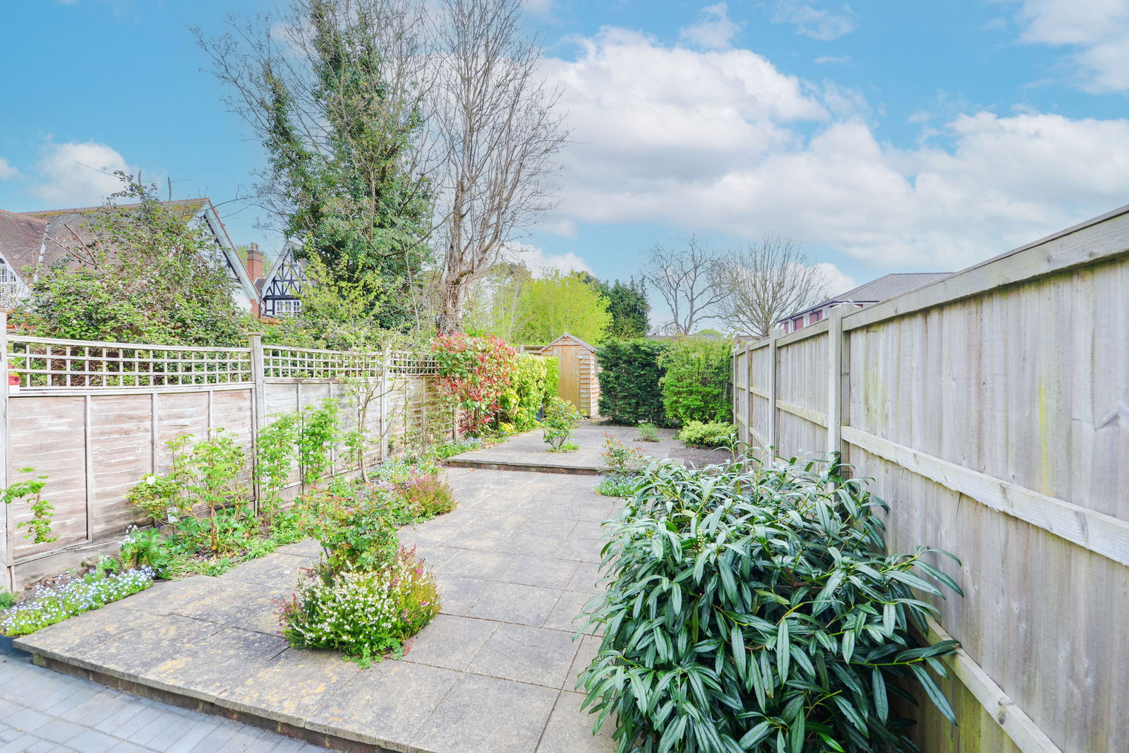 2 bed semi-detached house for sale in Lower Road, Leatherhead 3