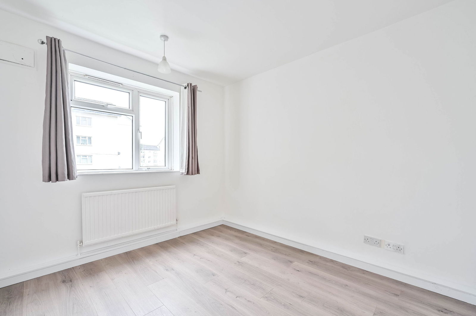 3 bed flat for sale in Kingsnympton Park, Kingston Upon Thames  - Property Image 23