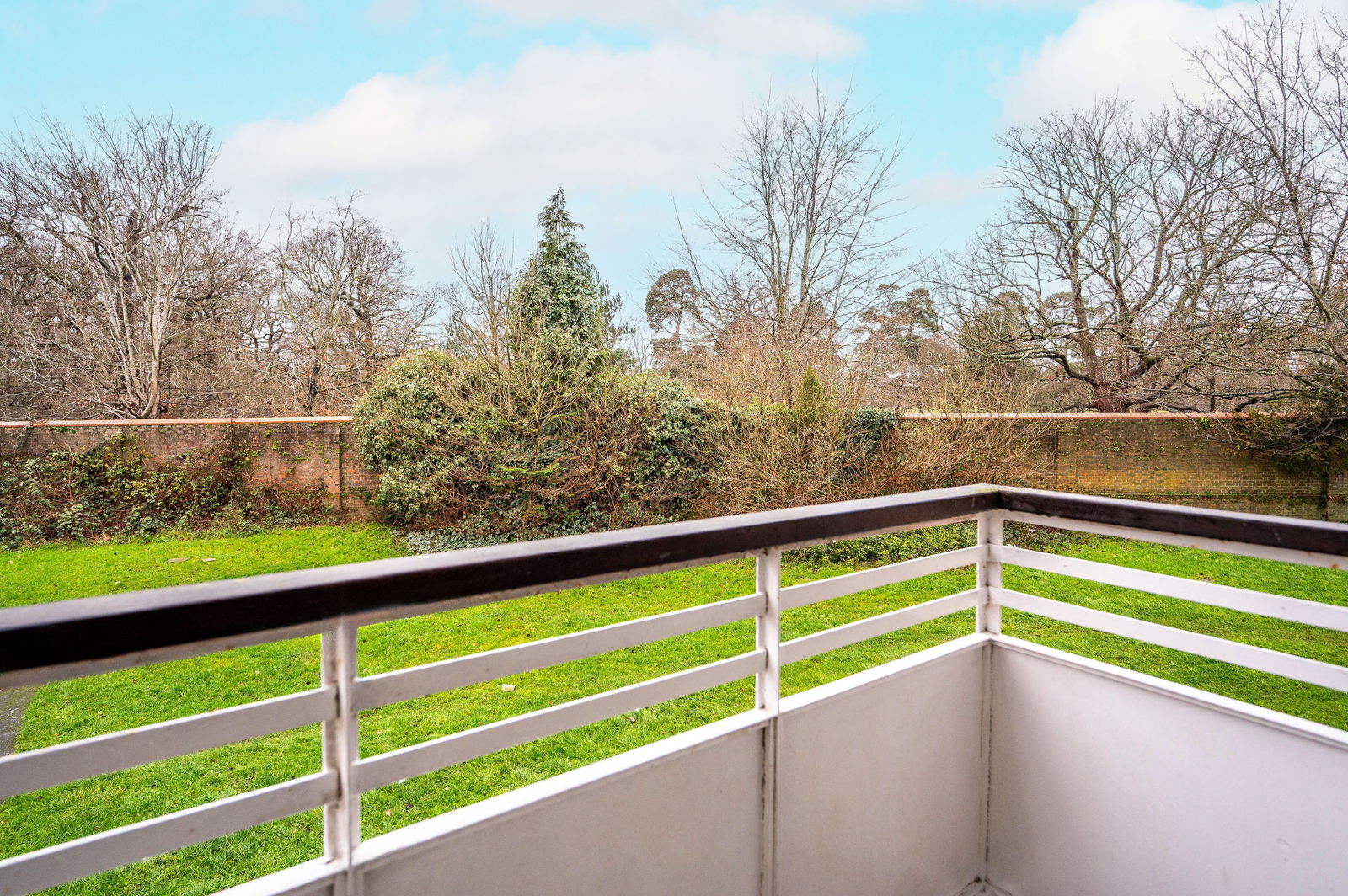 3 bed flat for sale in Kingsnympton Park, Kingston Upon Thames  - Property Image 11