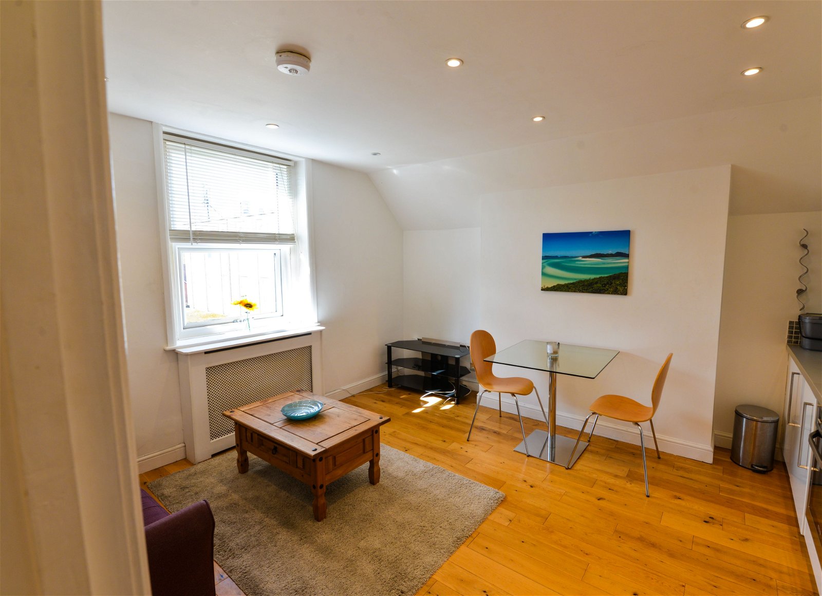 1 bed flat to rent in Station Road, Leatherhead  - Property Image 3