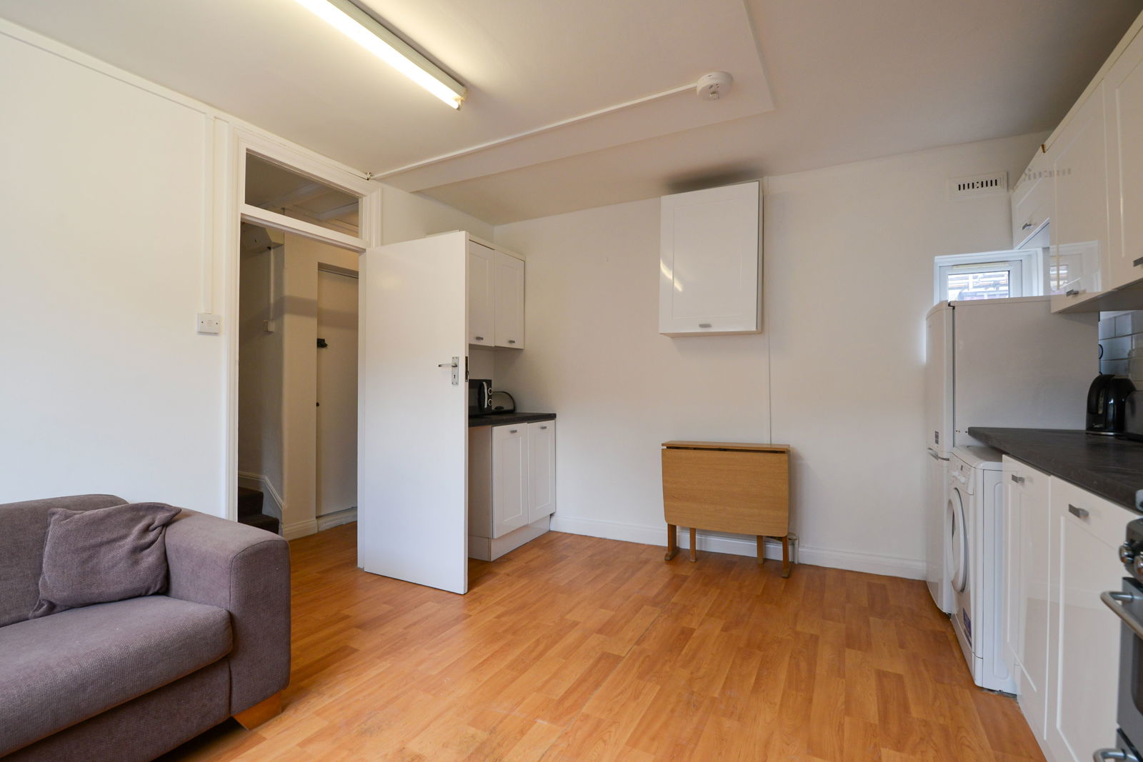 2 bed maisonette to rent in Cannon Hill Lane, London  - Property Image 6